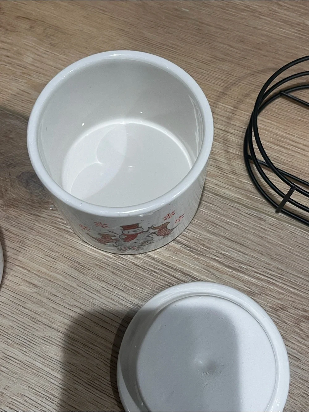 Peppermint & Pine White Ceramic Serving Bowls with lids and metal holder